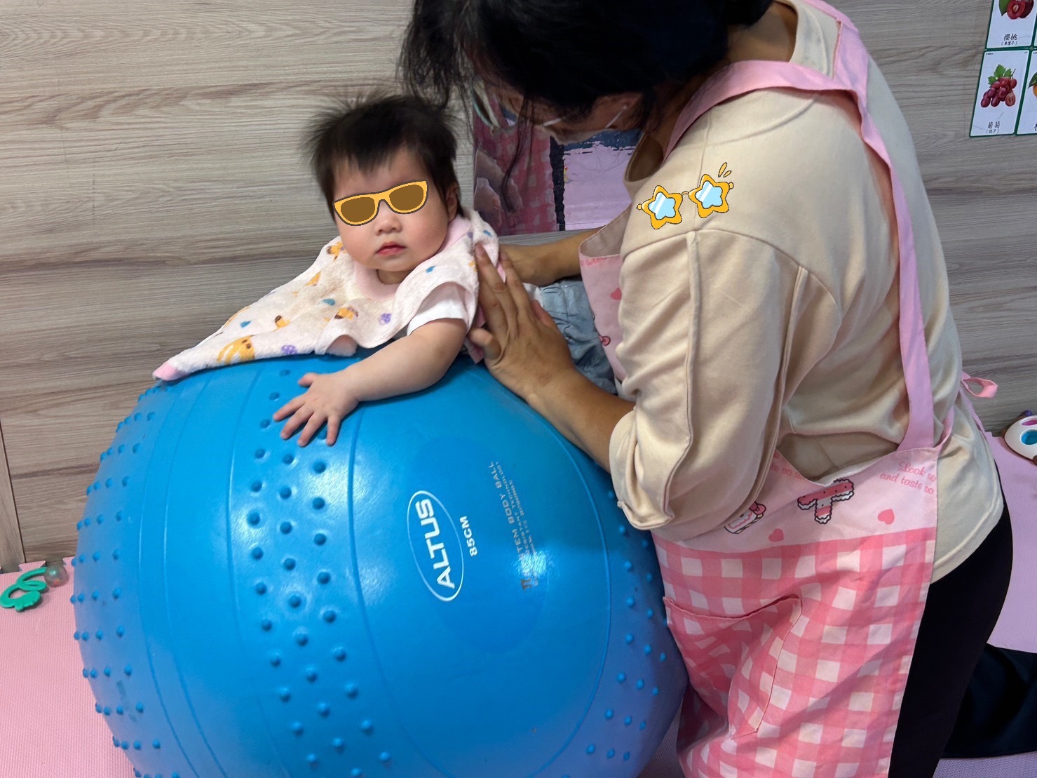 喜歡與音樂老師賴在瑜珈球上的妳